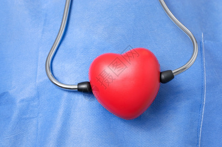 红色爱心和听诊器医疗保险高清图片素材