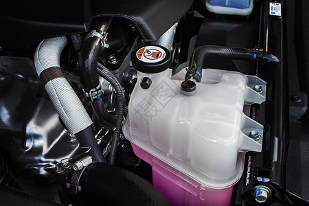 热泵冷却箱车内暖气系统粉红色液体防冻剂图片