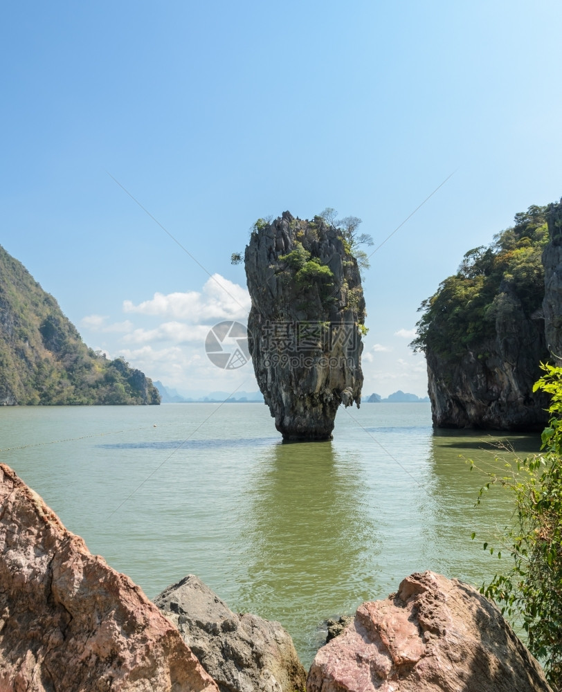 著名的热带泰国攀牙湾詹姆斯邦德岛或塔普的美丽风景海图片