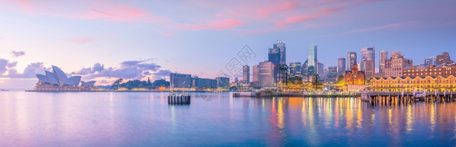 支撑水澳洲悉尼市下城天际的线城市背景图片