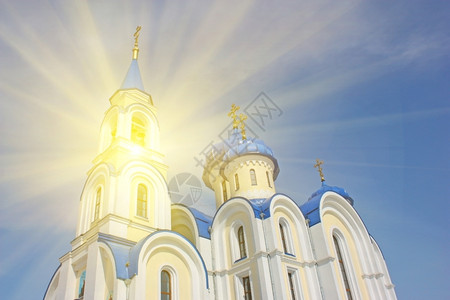 蓝天上俄罗斯正统教堂圆顶基督天空土著图片