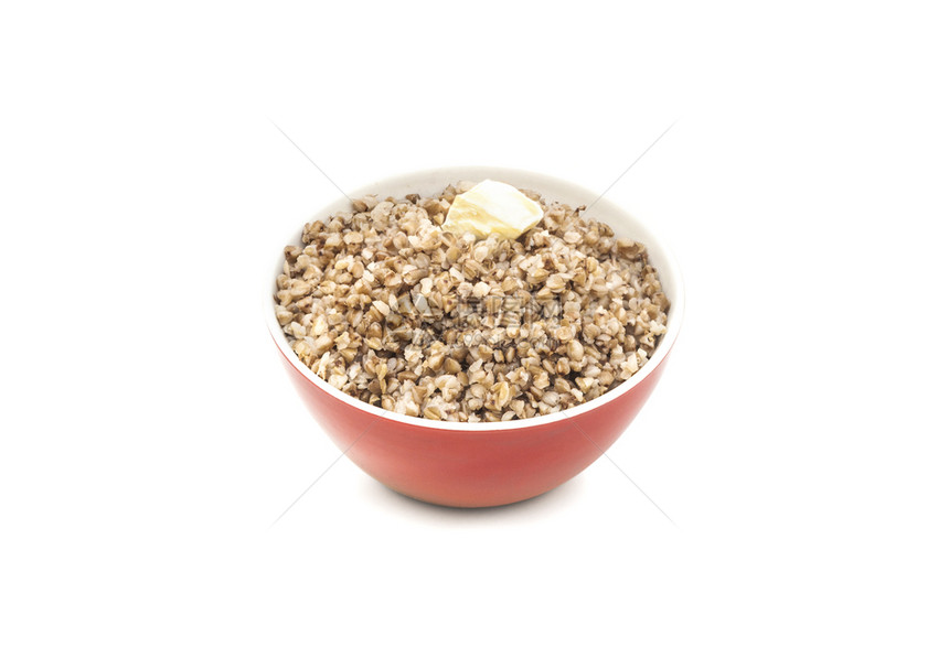 营养丰富分美味的红陶瓷碗中干热小麦其中一块黄油在白色背景上孤立红瓷碗中的干热小麦其中一块是白的碎奶粉图片