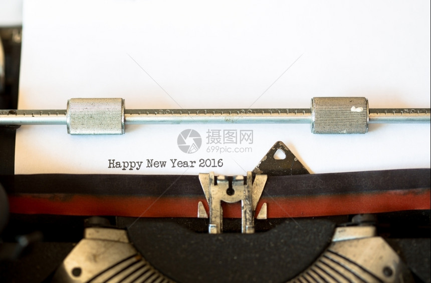 文体打字机上写着新年2016快乐的文字交流老目图片