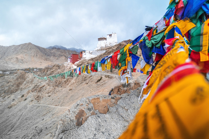 高度最印拉达赫莱的NamgyalTsemoGompa景观图片