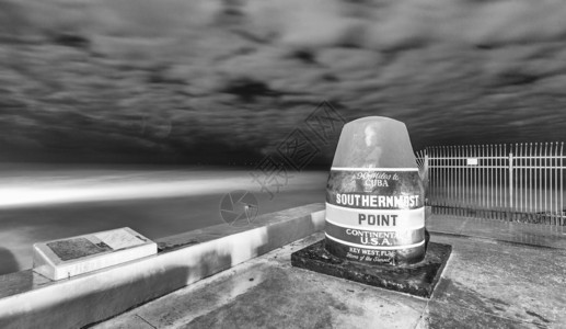 标记联合的基韦斯特最南端夜景基韦斯特最南端夜景吸引力背景图片