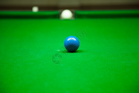 赌黑白蓝球打色以得分的红蓝球框架背景图片