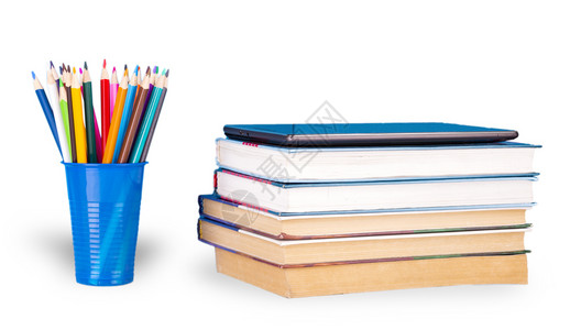 彩色铅笔和书本背景图片