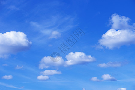 蓝色天空背景的美丽白云蓝色天空和白云层清除多的宁静图片