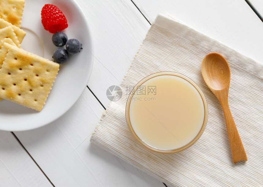 产品甜奶和水果早餐加冰淇淋饼干格雷厄姆营养图片