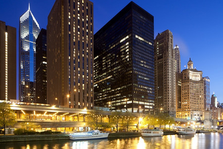 美国伊利诺州芝加哥河岸大楼多层摩天灯城市高清图片素材