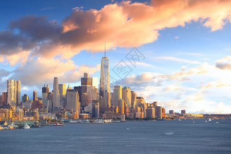 都会纽约日落时曼哈顿市下城天线风景优美纽约市黄昏高清图片素材