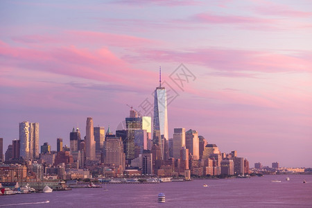 旅行约克纽日落时曼哈顿市下城天线建造渡船高清图片素材