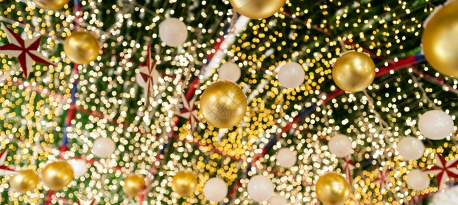 雪花新年装饰关上圣诞灯和蛋吧黄色的假期图片