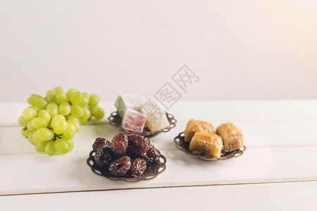 土制甜葡萄东方的美食糖坚果高清图片素材