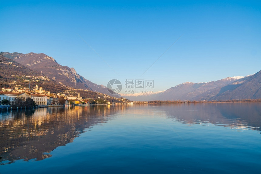 环境山村庄伊塞奥湖的美丽景色来自洛夫勒市复制空间BergamoLombardy意大利图片