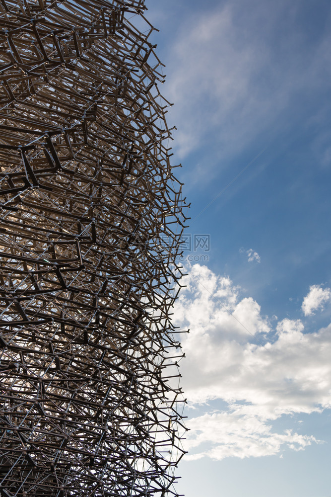 意大利米兰博览会的Beehive英国展馆铝Beehive英国展览馆制造的巨型结构详情建造细节灰色的图片