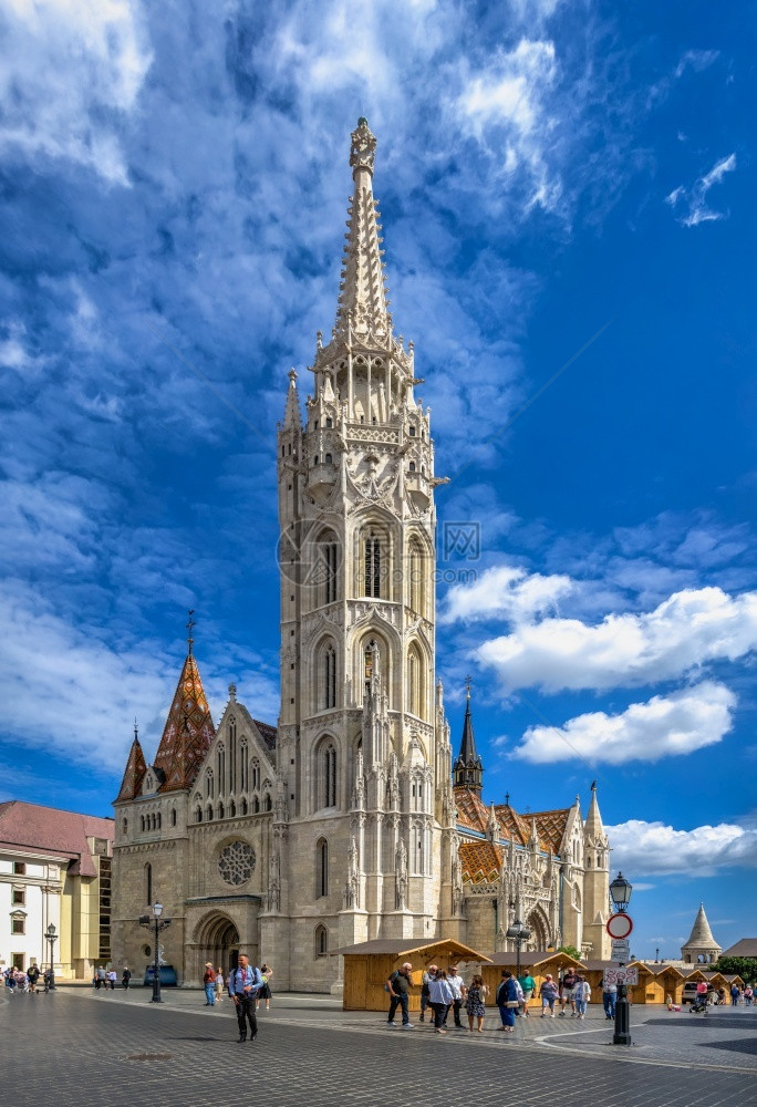 城市哥特天匈牙利布达佩斯1802年匈牙利布达佩斯城堡假定教堂匈牙利布达佩斯位于匈牙利布达佩斯圣马提亚一个阳光明媚的夏日晨间教堂图片
