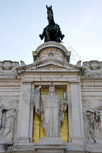爱尔兰马林角历史的意大利以维克托埃马纽尔为主角的大型马术雕塑背景