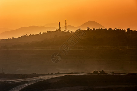 布鲁戈尔尼矿业MaeMo的煤矿景观Lampang观望阳煤矿倾倒图片