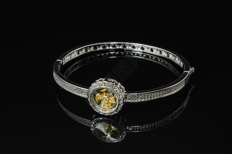 黑背景的彩色珠宝首饰Bracelet钻石时髦的优雅图片