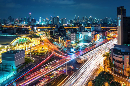 蓝色的河曼谷市风景与泰国夜间交通情况建造城市景观高清图片素材