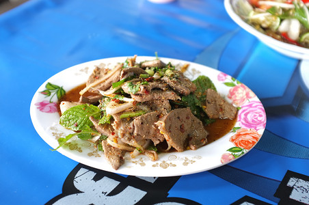午餐泰国食品风格猪肉肝辣椒沙拉Top视图甜的营养图片