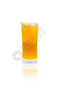 柑橘食物橙汁在玻璃中冷薄片以白色背景隔绝热带图片