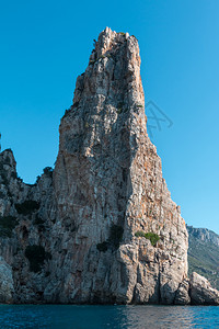 沿海意大利附近的撒丁岛岸线雄伟岩石旅游风景图片