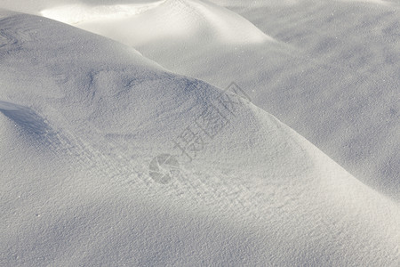 风景土地寒冷的冬季白雪冰冻的早晨照片深雪漂浮图片