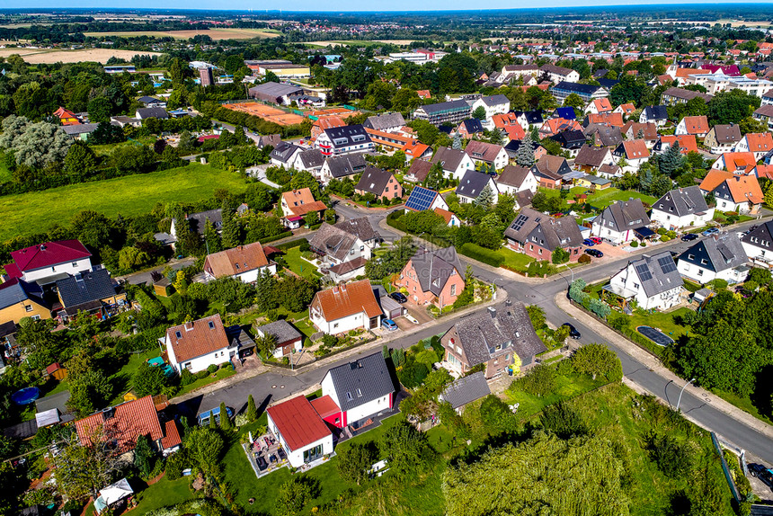 社区城市化德国郊靠近沃尔夫斯堡空中照片与无人驾驶飞机单家庭住宅小花园无人机图片