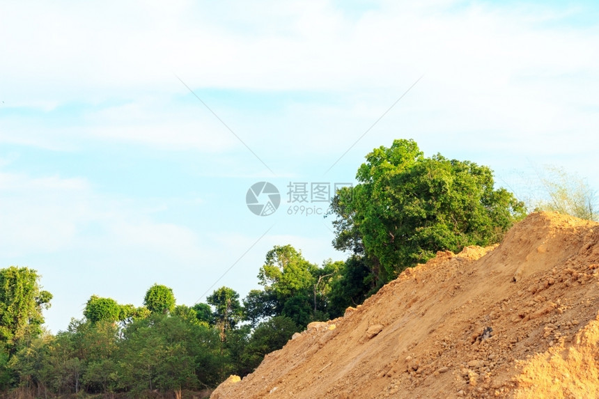 用于在森林领域建筑的沙丘堆具体天空蓝色图片