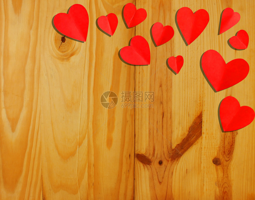 木板上的红心图片