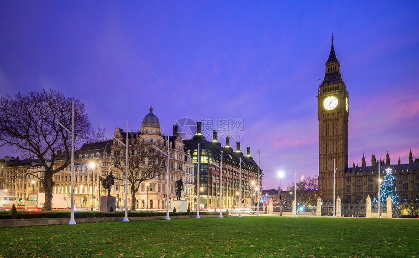 伦敦与大本和议会厦的天际连线在英国的黄昏暮联合城市图片