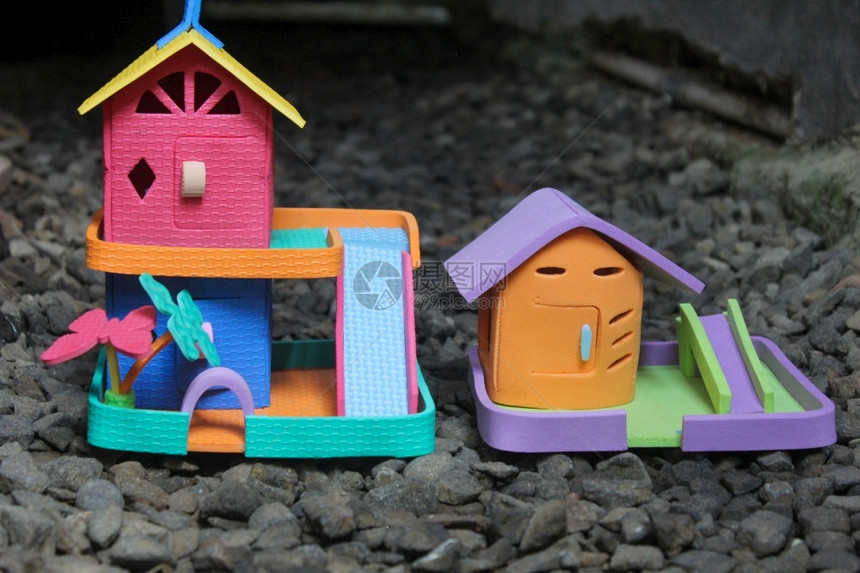 购买可爱的纸板家微型玩具建造图片