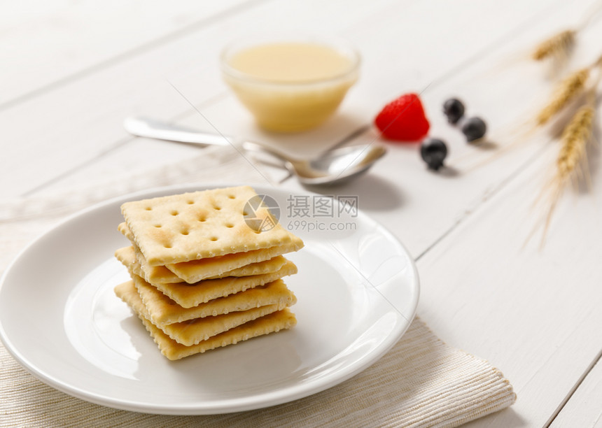 正方形甜奶和水果早餐加冰淇淋饼干格雷厄姆乳制品图片