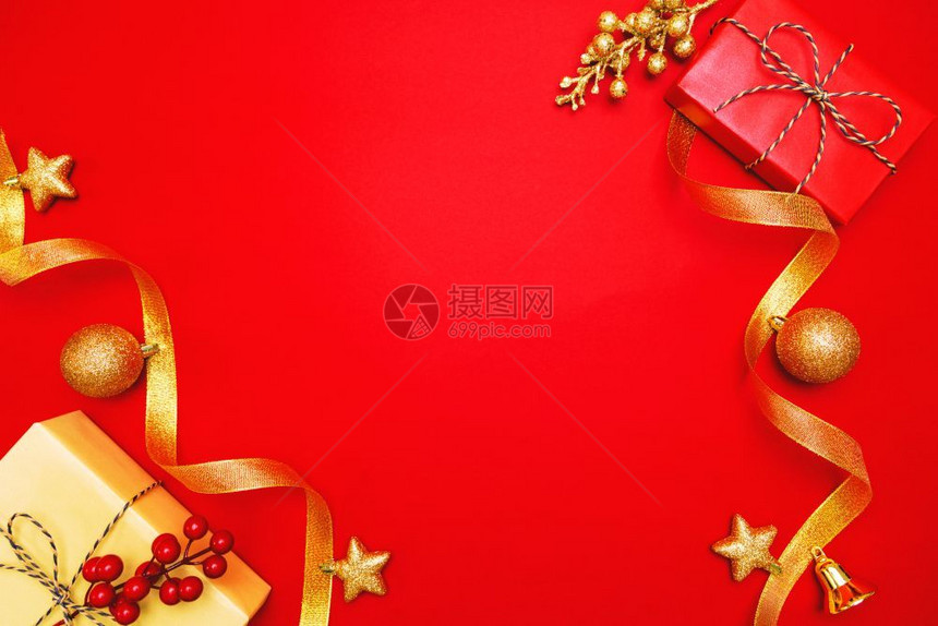 十二月金子圣诞礼物和红背景的X马装饰闪发光图片