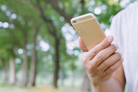 行政人员一个男在用手机移动的成人白种人高清图片素材