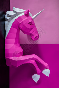 马面裙粉红和蓝色背景的单角纸头几何糊面颜色粉红和蓝背景的单角纸头工艺象征有质感的设计图片