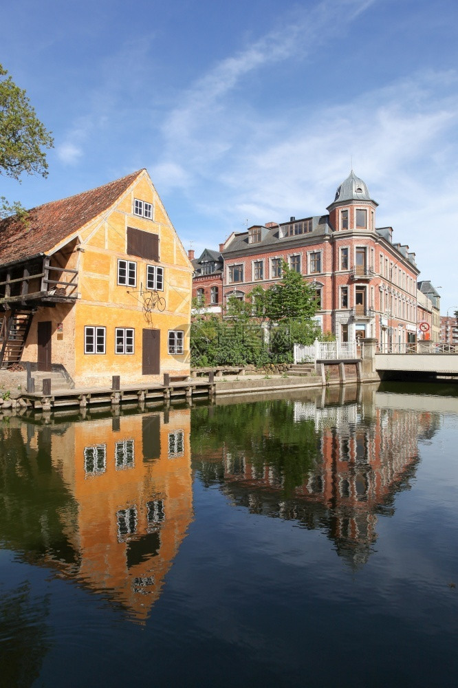 吸引力丹麦奥胡斯的老镇叫甘乐GamerBy用丹麦语城市欧洲的图片