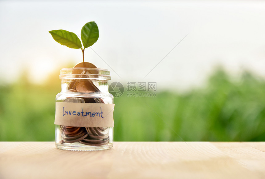 储蓄金融投资和商业增长拯救未来在罐头硬币上实现增长瓶中硬币的增长利润交换贷款图片