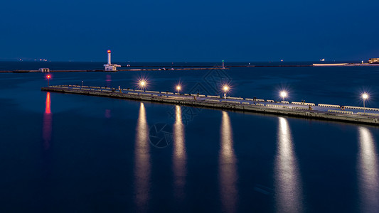 乌克兰敖德萨海港和货运码头的全景夏夜在乌克兰敖德萨海港的夜晚舰队军工作背景图片