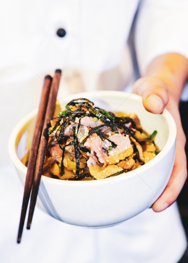 香猪肉日式大米餐本人一顿饭可口图片