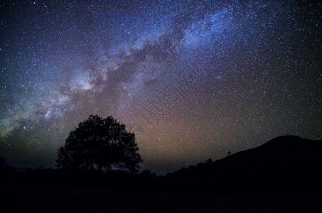 生活敬畏银河的宽外长距离接触照片夜晚图片