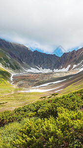 在高海拔的山风景登甑绿松石图片