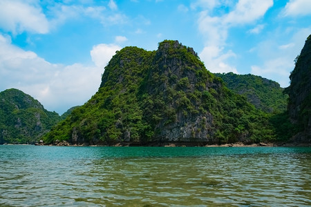 越南哈隆湾东亚的山地岛屿泻湖宁静热带图片