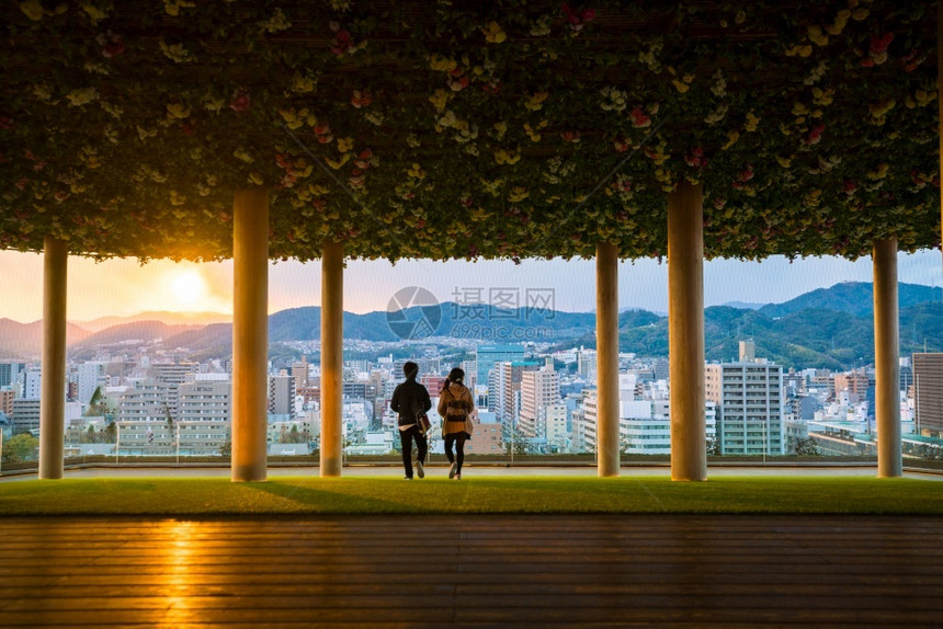 亚洲人夜晚纪念碑广岛和平公园日本广岛最高风景图片