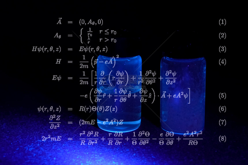 蓝色背景上的数学公式和计算数学公式和计算科一种解决方案图片