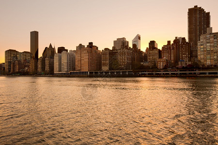 美洲状态联合的曼哈顿市中城日落时的天线美国纽约州市当地的高清图片素材