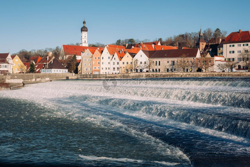 河在德国巴伐利亚Bavaria欧洲的温暖冬季风景中水建筑学图片