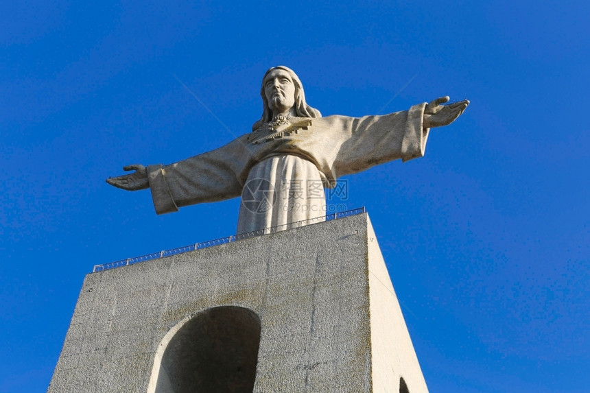 雕塑巨大的具体葡萄牙里斯本基督的克里斯托赖伊纪念碑图片